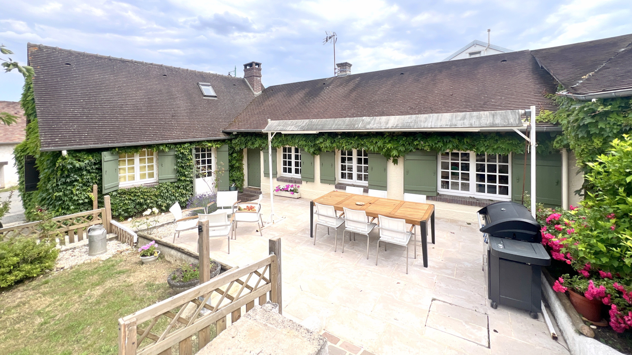 CHERISY 5 min - Charmante maison de caractère avec terrasse